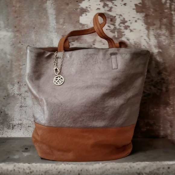 DKNY Donna Karan Soft Metallic Leather Tote Bag - Picture 3 of 15